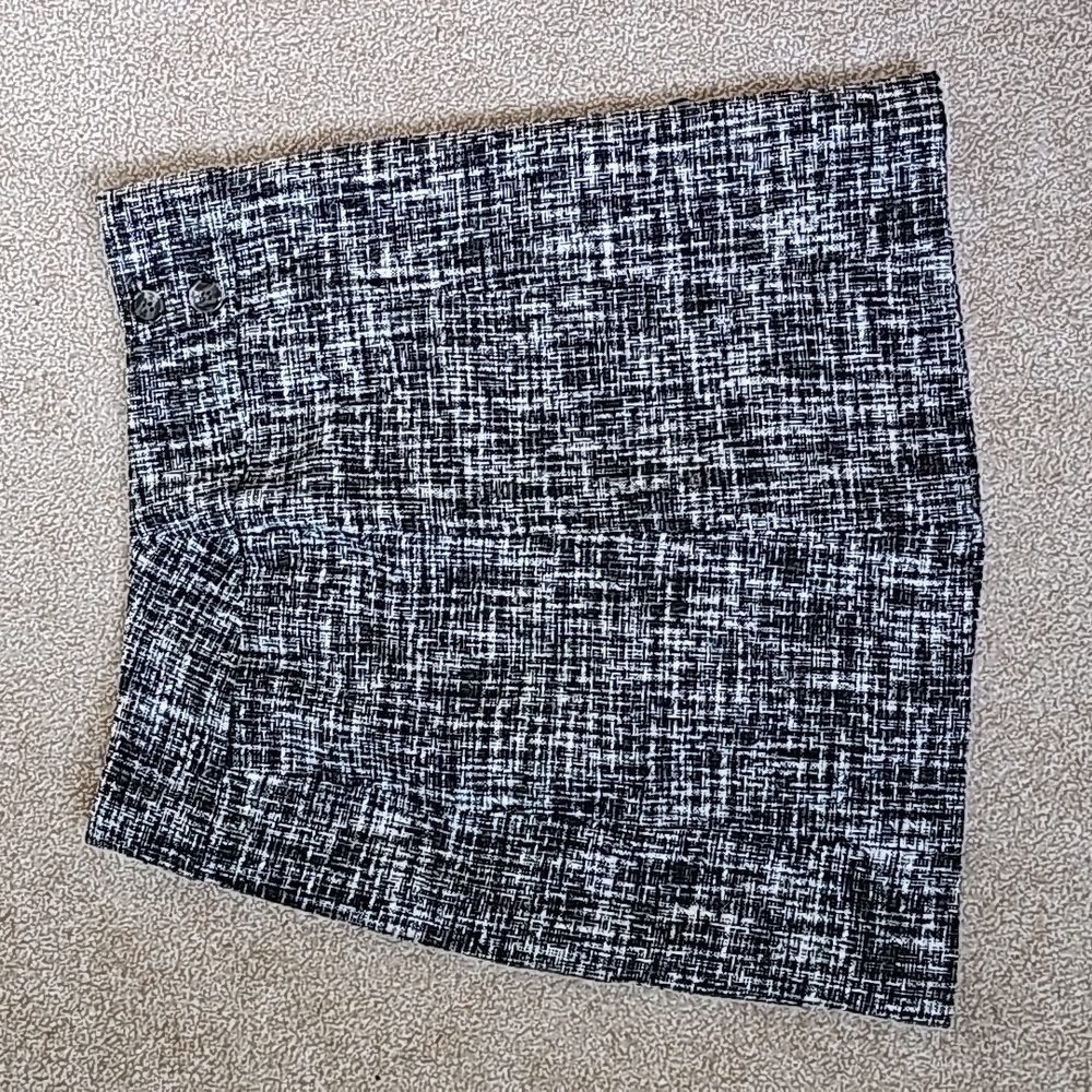 Ann Taylor A Line Tweed Button Front Skirt